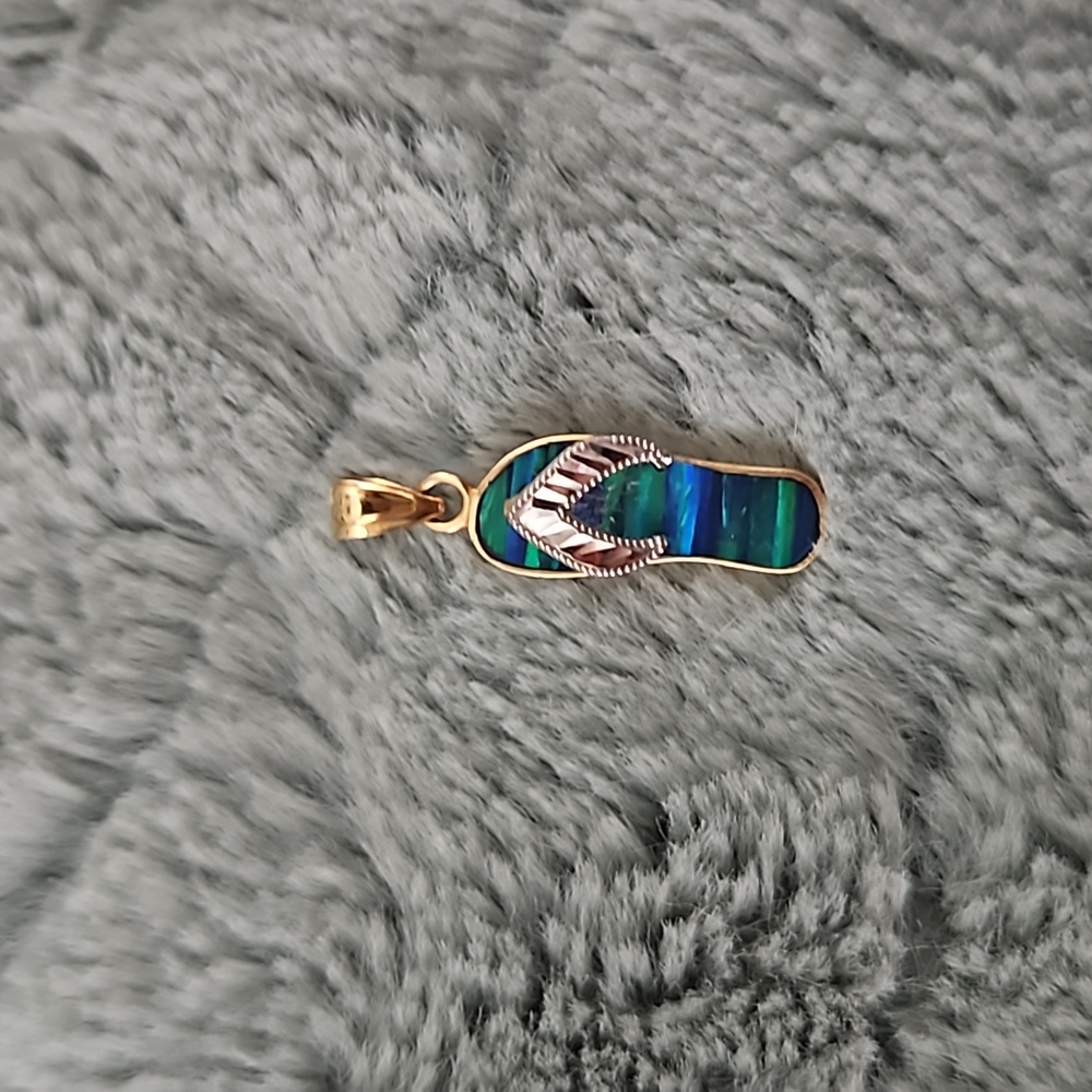 14kt Flip Flop Pendant